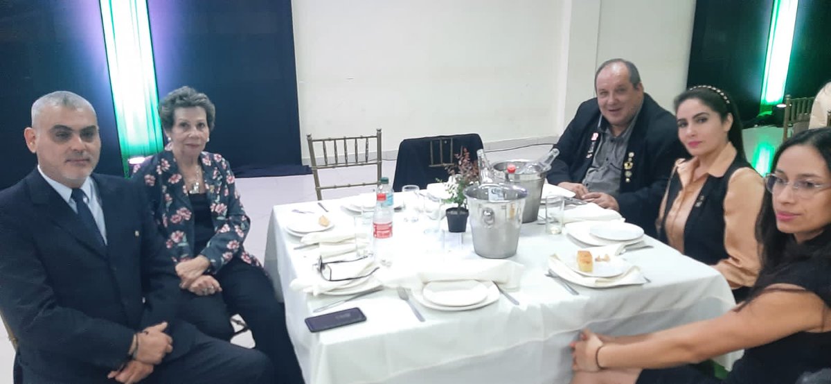 Socios del Club de Leones Bernardino Caballero, participando de la plenaria de Juramento de nuevos socios del Club de Leones de Capiata y Club de Leones de Capiata ruta 1.