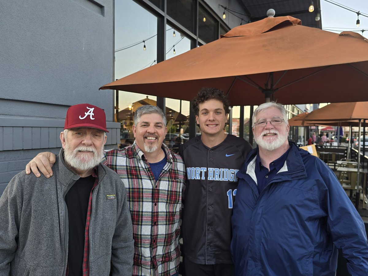 Thomas Woolf tweet media