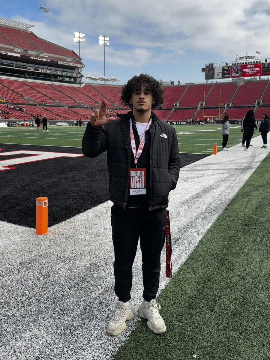 Daelen Thompson (@daelen_thompson) on Twitter photo Had an amazing time today at louisville spring game! Loved watching them compete and hope to be back soon #GoCards #L1C4 <a href="/deionbranch84/">Deion Branch #83 #84</a> <a href="/pete_nochta13/">Pete Nochta</a> <a href="/TMossbrucker/">Trent Mossbrucker</a> <a href="/AllenTrieu/">Allen Trieu</a> <a href="/RivalsFriedman/">Adam Friedman</a> Had an amazing time today at louisville spring game! Loved watching them compete and hope to be back soon #GoCards #L1C4 <a href="/deionbranch84/">Deion Branch #83 #84</a> <a href="/pete_nochta13/">Pete Nochta</a> <a href="/TMossbrucker/">Trent Mossbrucker</a> <a href="/AllenTrieu/">Allen Trieu</a> <a href="/RivalsFriedman/">Adam Friedman</a>