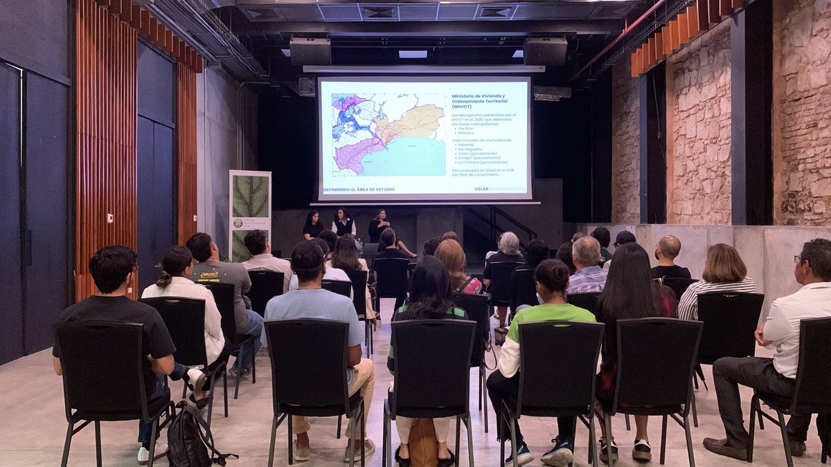 Urban_Sus_Lab's tweet photo. Presentamos la
5ta entrega de resultados del programa de pasantías del #uslab. En esta ocasión 3 profesionales de diversas disciplinas,realizaron un diagnóstico del área metropolitana  y sus desafíos de adaptación climática. Felicidades a este grupo comprometido con Panamá https://t.co/d57UIm2PuT