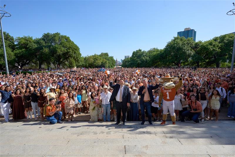 TexasExes's tweet photo. Today, we were honored to celebrate our Spring 2025 #UTRing recipients! Congratulations! What starts here changes the world. π€π https://t.co/8SNnloopCk
