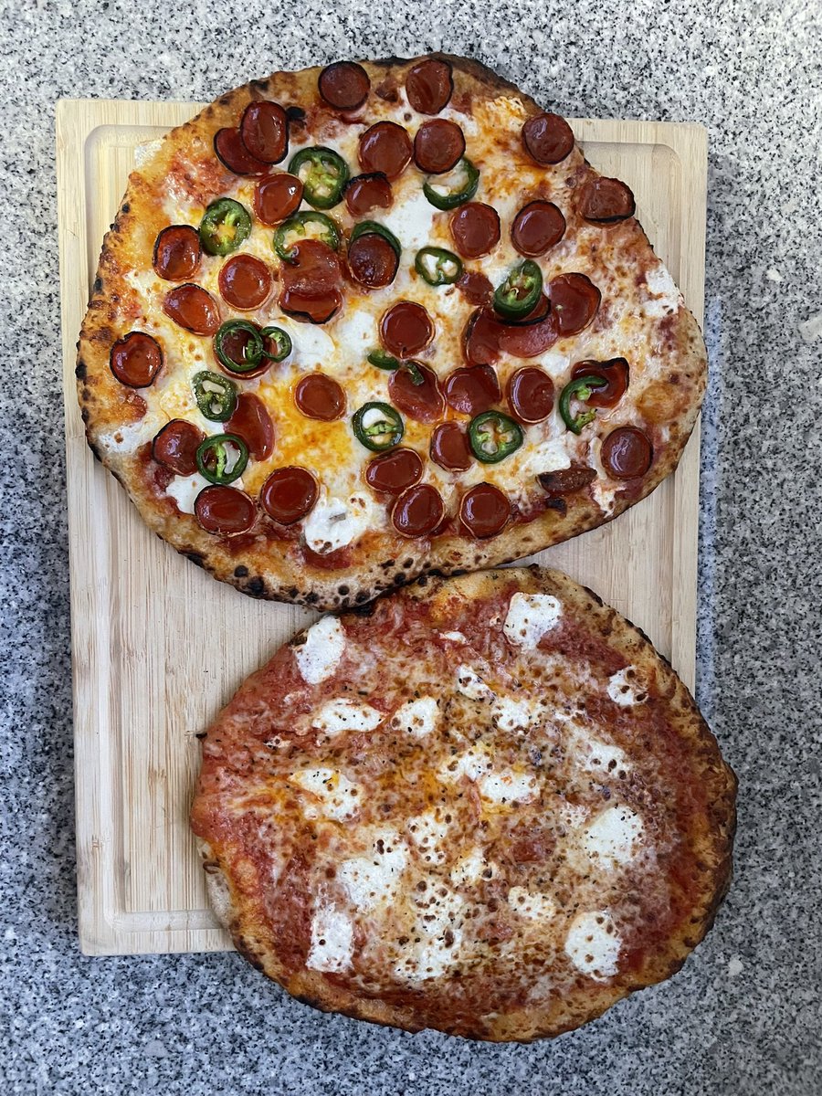 Texas_Hoosiers's tweet image. I mean seriously, do y’all mind? #pizzapics