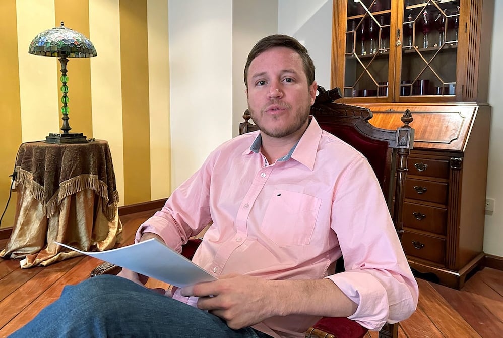 ! GRACIAS MÓNICA !  😉😜
YA EN SERIO
!GRACIAS AUGUSTO VERDUGA! TE CARGASTE LA CAMPAÑA DE LA 🐸 RENÉ , TERMINASTE DE DESENMASCARAR A MAMELUCO " AJÍ CON MOTE" PERMITISTE QUE ECUADOR SEPA QUE EL CENUTRIO ANDINO ES UN PELOTUDO Y DEJASTE EN LLAGA A TU GDO RC5 .
PD : MÚDATE A SIBERIA.