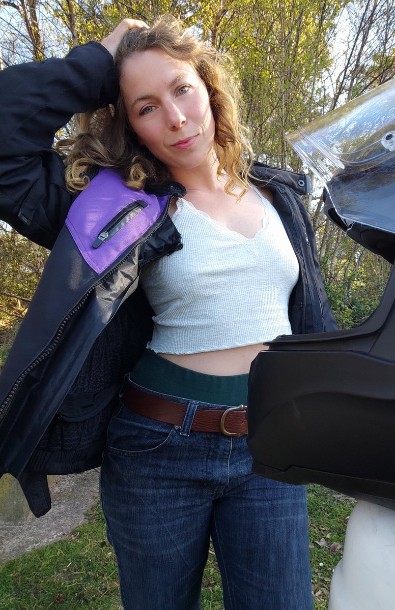 TabbyTeacup's tweet photo. I know "biker chicks" are supposed to be cool. Does it only work if you ride a big bike? I'm at 90cc and I'm pretty sure I'm not cool at all https://t.co/VhVZ5pRx4K