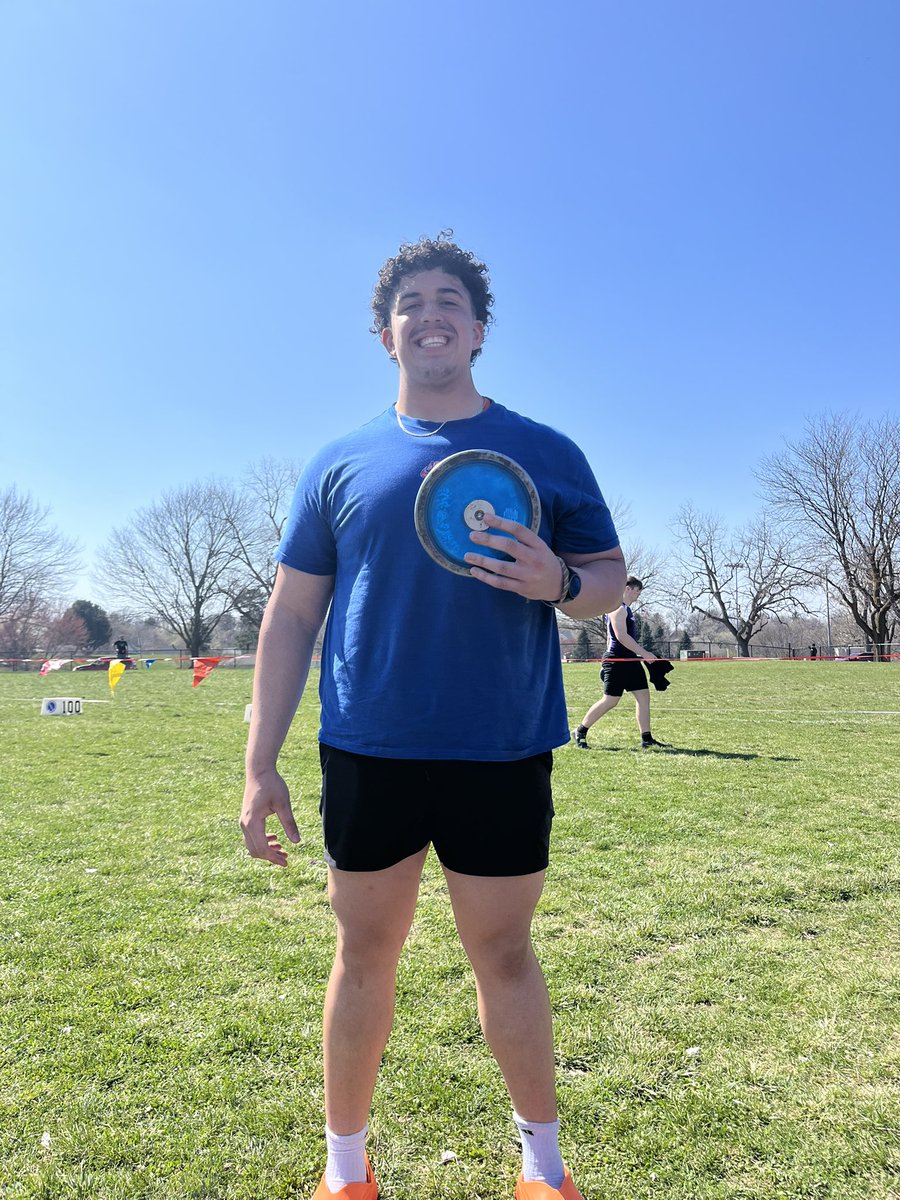 Shout out to Landon Creighton today for his PR of 129’- 3” in discus!
#Earnitwitheffort