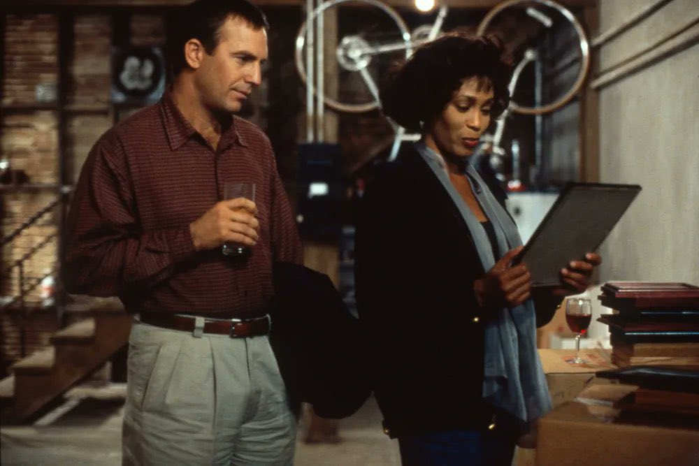 FilmUpdates's tweet photo. A remake of ‘THE BODYGUARD’ is currently in the works at Warner Bros.

(https://t.co/Mpp96PzlgT) https://t.co/0ghI9XEoAa