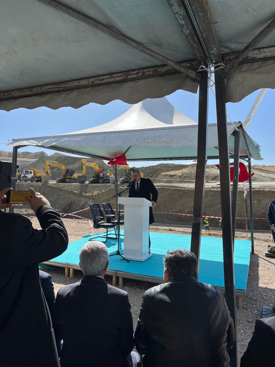 📍Van

Dün Van'ımız yatırımlarla dolu bir gün yaşadı.

Sanayi ve Teknoloji Bakanımız Sayın Mehmet Fatih Kacır'ı bir dizi programa katılmak üzere teşrif ettiği kadim şehrimiz Van’da ağırladık.

Bakanımızla birlikte dolu dolu geçen programlarımız kapsamında, DAKAF'25 Fuarı’nı,