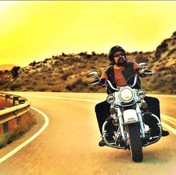 patsavageband's tweet photo. On the cliffs around a lake
The Spanish sun goes down
Hot all day he rides away
Adventure round and round

The Savage Roads coming soon vroom

Photo by @rclindstedt https://t.co/u8kvCSSbsm