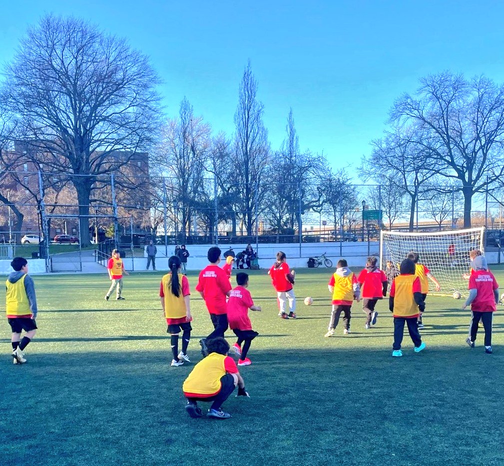 DV7 Academy (@dv7soccer) on Twitter photo 🇺🇸🗽 Creating a strong community through the beautiful game! ⚽💪🏼 #spring25
𝗙𝗥𝗘𝗘 SOCCER PROGRAM | PROGRAMA DE FÚTBOL 𝗚𝗥𝗔𝗧𝗨𝗜𝗧𝗢 <a href="/DV7soccer_NY/">DV7 Soccer NY 🇺🇲</a> & <a href="/HispanicFed/">Hispanic Federation</a> sponsored by <a href="/CMFranciscoMoya/">Council Member Francisco Moya</a>
#cmfranciscomoya #cmdistrict21
#hispanicfederation
#DV7Academy #DV7Group 🇺🇸🗽 Creating a strong community through the beautiful game! ⚽💪🏼 #spring25
𝗙𝗥𝗘𝗘 SOCCER PROGRAM | PROGRAMA DE FÚTBOL 𝗚𝗥𝗔𝗧𝗨𝗜𝗧𝗢 <a href="/DV7soccer_NY/">DV7 Soccer NY 🇺🇲</a> & <a href="/HispanicFed/">Hispanic Federation</a> sponsored by <a href="/CMFranciscoMoya/">Council Member Francisco Moya</a>
#cmfranciscomoya #cmdistrict21
#hispanicfederation
#DV7Academy #DV7Group