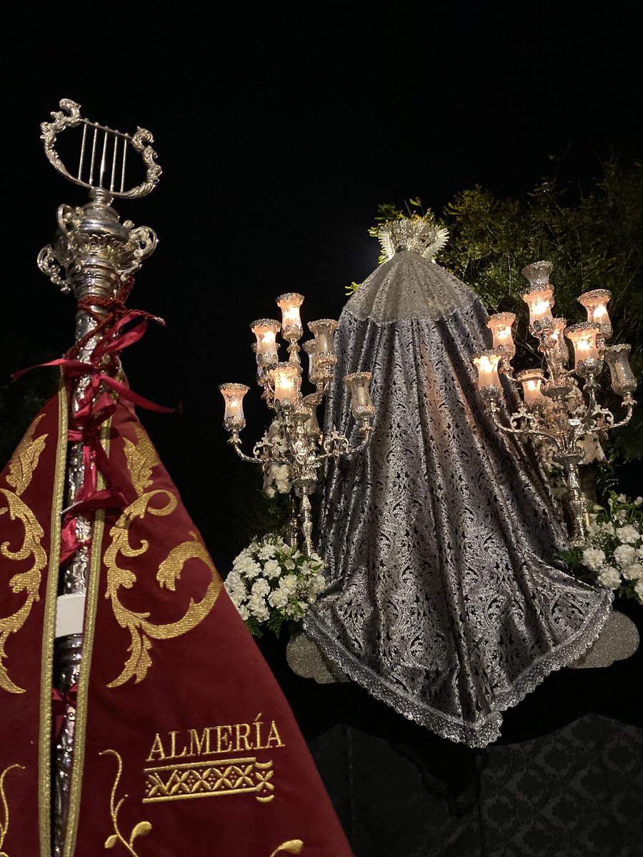 bandalosiris's tweet photo. Continuamos el #ViernesDeDolores en Rioja.
🎼 Suenan:
Al cielo la Reina de Triana
El día del Señor
La Estrella Sublime
Madre Hiniesta
Palomita de Triana
#OleIris https://t.co/W7wjtKxidx