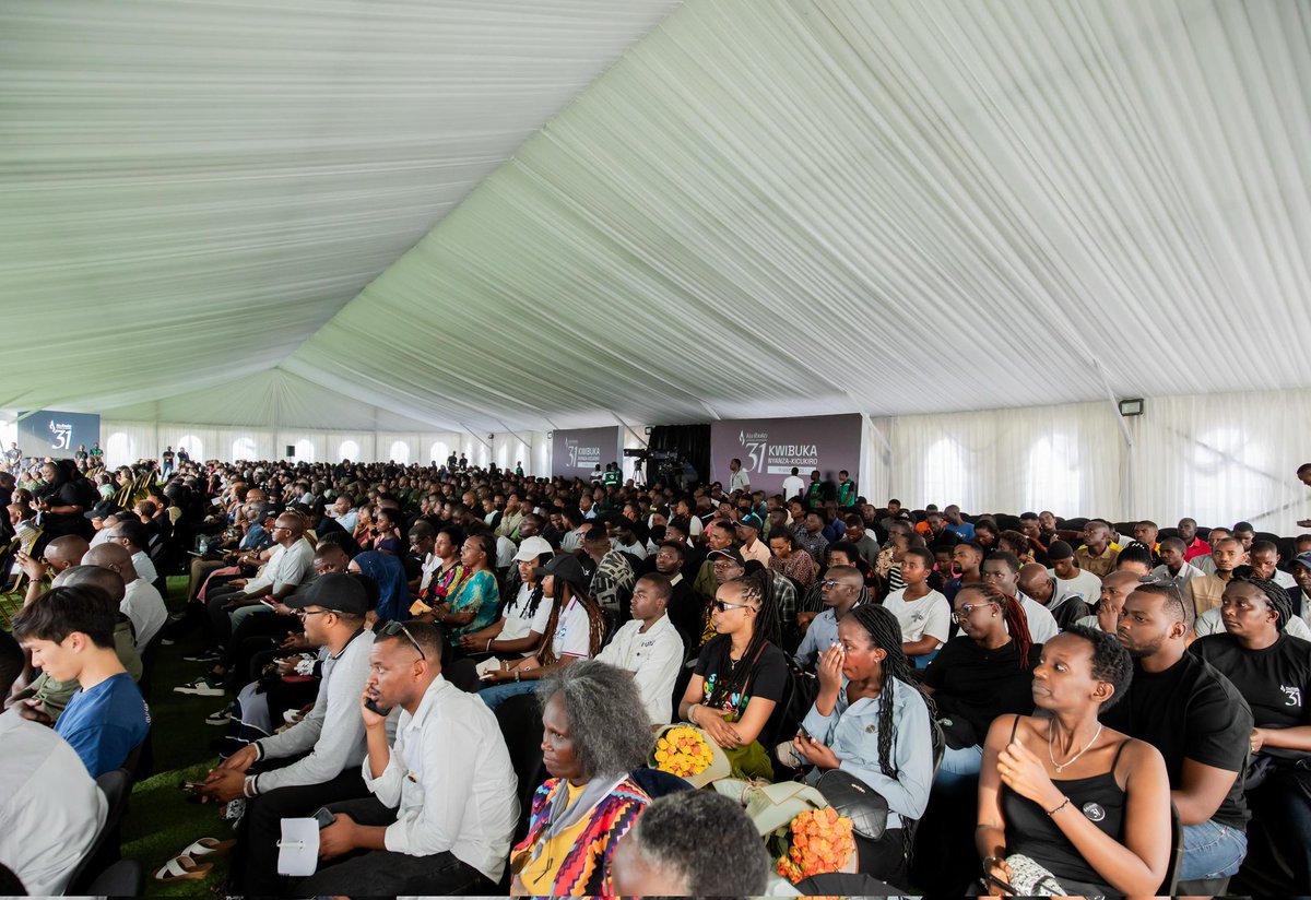 Uyu munsi,<a href="/Kigali_College/">RP-Kigali College</a> yifatanyije n'Abanyarwanda b'ingeri zitandukanye mu kwibuka Abatutsi biciwe I Nyanza ya Kicukiro muri Jenoside yakorewe Abatutsi 1994 bakuwe mu cyahoze ari ETO Kicukiro ( RP-Kigali College) nyuma yo gutereranwa n'ingabo z'umuryango w'Abibumbye ( MINUAR).