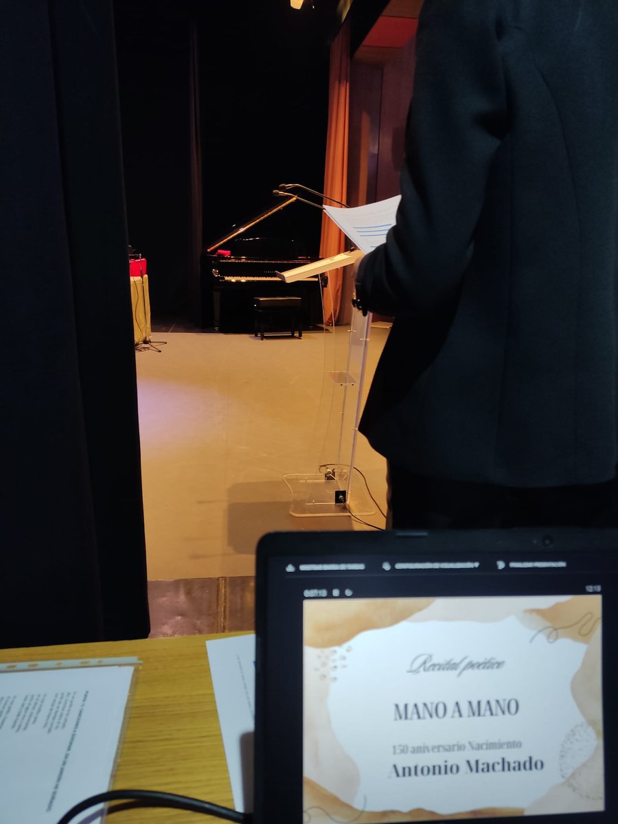 iesGermanSR's tweet photo. Un curso más la poesía toma la palabra en el @ies_gsr esta vez de la mano de los hermanos Machado. #150AntonioMachado #FomentoLecturs_IESGSR @ceipseveriano  @colegiopublicomigueldeunamuno @ACOPEDIS1 https://t.co/rCAFmolYGM