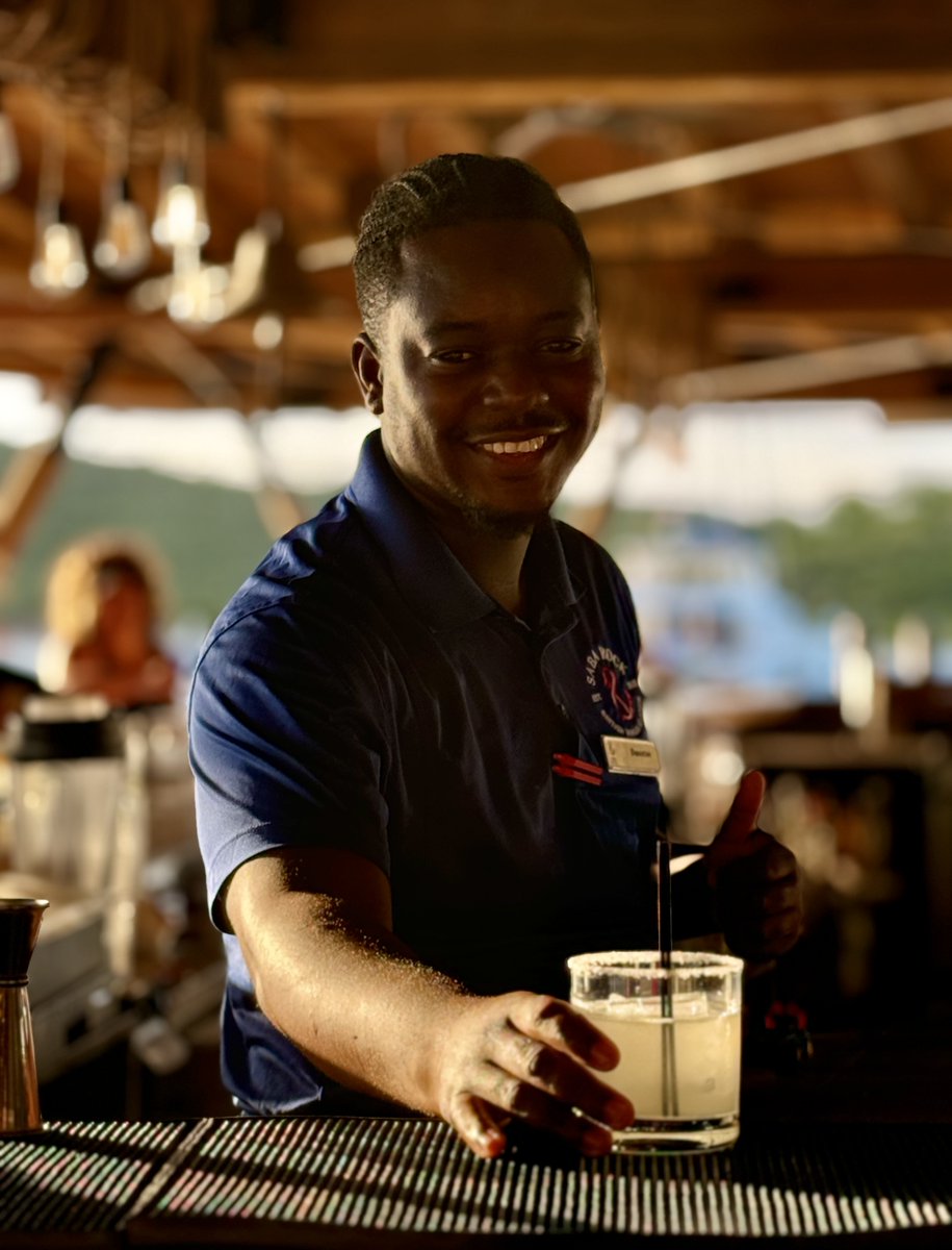 sabarockresort's tweet photo. Face it! Your Friday just got a whole lot better with a margarita in hand. Especially when it's crafted at Saba Rock. Cheers to that! ;) 
 https://t.co/4ayMgSyPRE
#OnlyAtSaba #SabaRock #SabaRockResort #BVI https://t.co/wsYmwRceXU