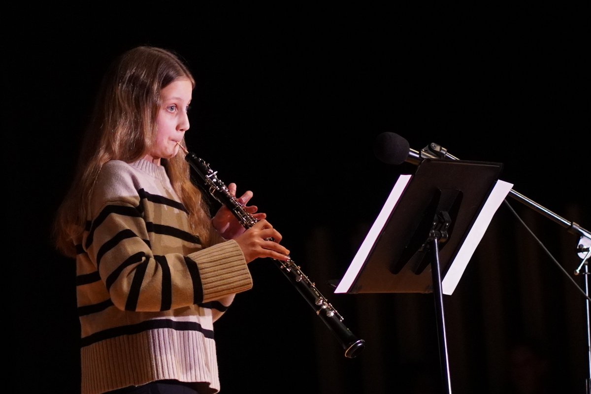 The Veronica Connor Middle School Talent Show took place in the high school Grand Viking Theater this afternoon.
Photos by <a href="/larrysidelines/">Larry Sidelines</a>