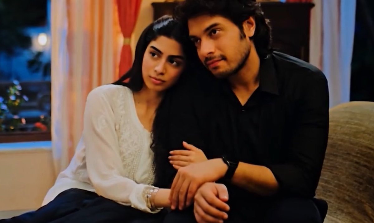 omgwashhh's tweet photo. loveyapa was such a cute movie imo, khushi and junaid be cute together https://t.co/039OP47Czk