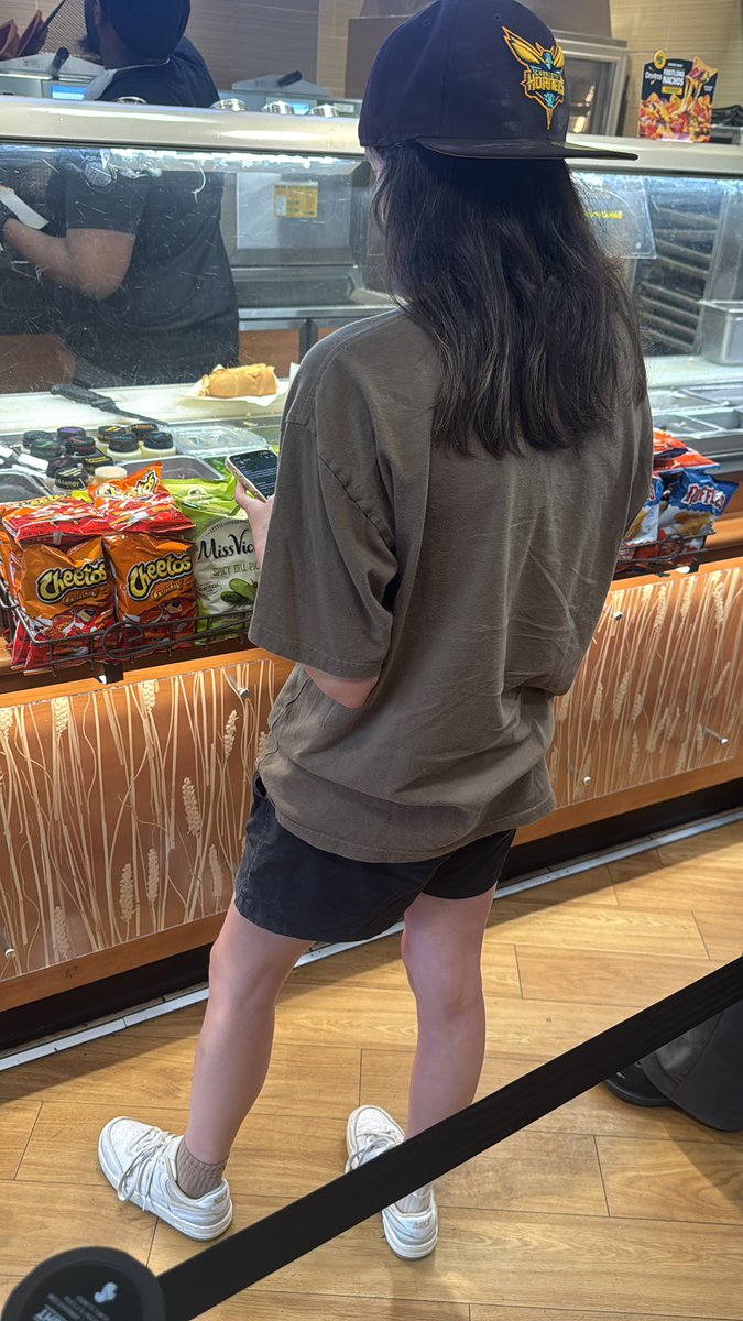 clitlover100's tweet photo. $100 she drives a Subaru Hatchback https://t.co/gUcTm4vzxH