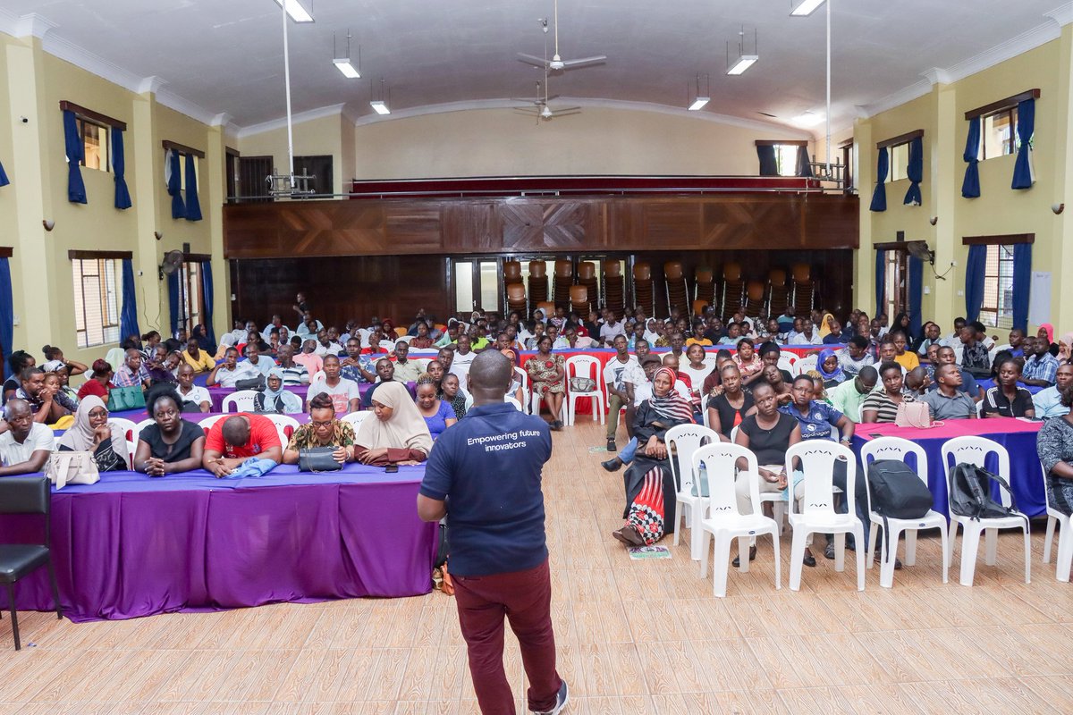 techkidzafrica's tweet photo. Today, over 280+ teachers in Mombasa (primary-special schools) complemented the CBE with @RaspberryPi_org crucial resources. 
Next educator training will be at Taita Taveta (Apr 14th-15th).  Many thanks to @kenyacoastnpoly for being hosts of the #ACLP Mombasa chapter 2025. https://t.co/f2H0z0GVD6