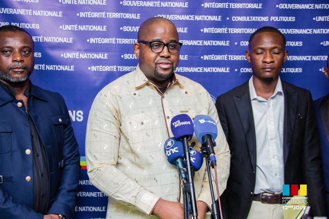 salva_mbele's tweet photo. @FloribertAnzu : L'unité n'est pas un acte ponctuel, elle se construit, cette initiative peut être considérée comme le point de départ de cette construction. Ns dvons mettre notre envahisseur dehors pour qu'entre congolais nous puissions régler nos problèmes internes@MarcelBinwa https://t.co/XV20S0o9ql