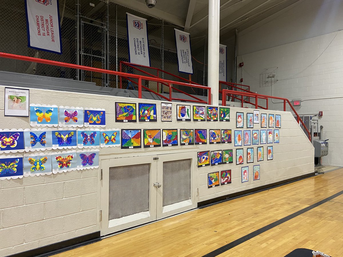 ClintonPreschoo's tweet image. 24-25 District Art Show~ Huge shoutout for an awesome art display! 🎨🖌️🖼️Thank you families for coming out to support our young artists! @CCSredwolves @ClintonPreschoo