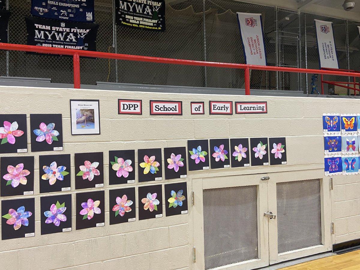 ClintonPreschoo's tweet image. 24-25 District Art Show~ Huge shoutout for an awesome art display! 🎨🖌️🖼️Thank you families for coming out to support our young artists! @CCSredwolves @ClintonPreschoo
