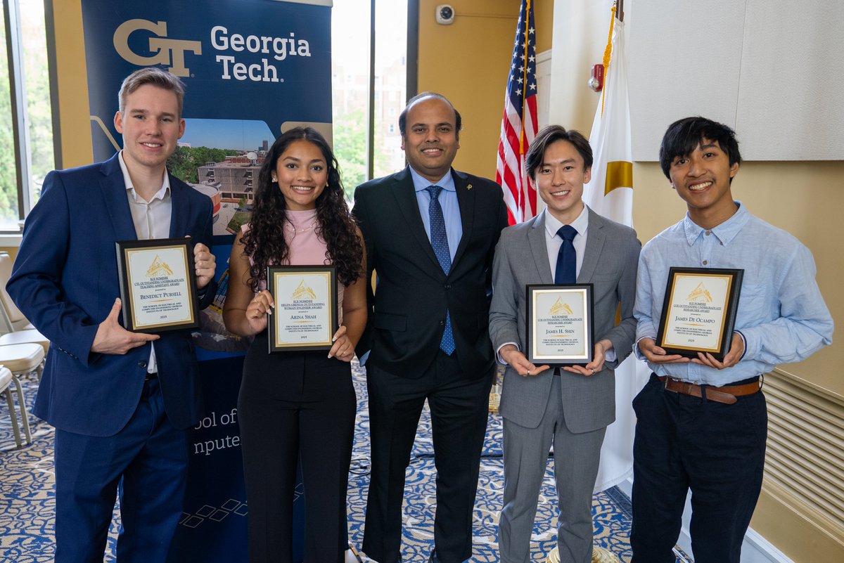 GeorgiaTech_ECE's tweet image. Congratulations to all our students, staff, and faculty who won awards at the Roger Webb Awards Program on Tuesday!
📸 bit.ly/4jlUX92
🔗bit.ly/4jlV3gU