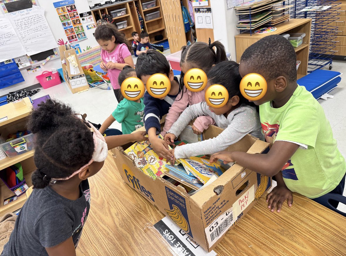 Wrapped up our “Spring into Books”
Week <a href="/HarrietTubmanES/">Harriet R. Tubman Elementary School</a> with books for ALL students! Happy spring break to all our Tigers! Keep reading!! 💙🧡📚 <a href="/CSconnect_MCPS/">MCPS Community Schools Team</a>