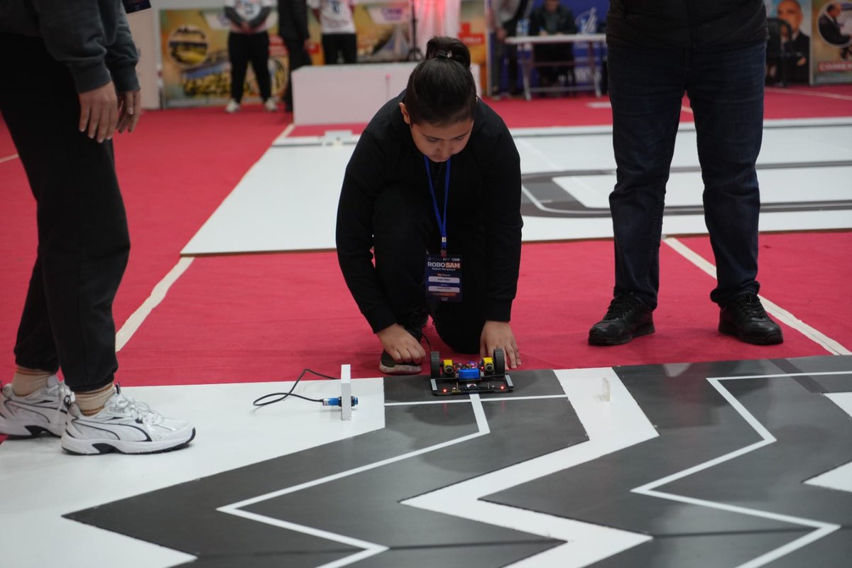 atakumbilsem's tweet photo. #ROBOSAM’da Teknolojiyle Gelen Başarı!

Samsun İl Milli Eğitim Müdürlüğü ve Canik Belediyesi iş birliğiyle düzenlenen ROBOSAM Robot Yarışmasında öğrencilerimiz, hem emekleri hem de başarılarıyla bizleri gururlandırdı.

Yarışmaya;
2 Temel Seviye Çizgi İzleyen,
1 İleri Seviye Çizgi https://t.co/W8TcwaeEEl