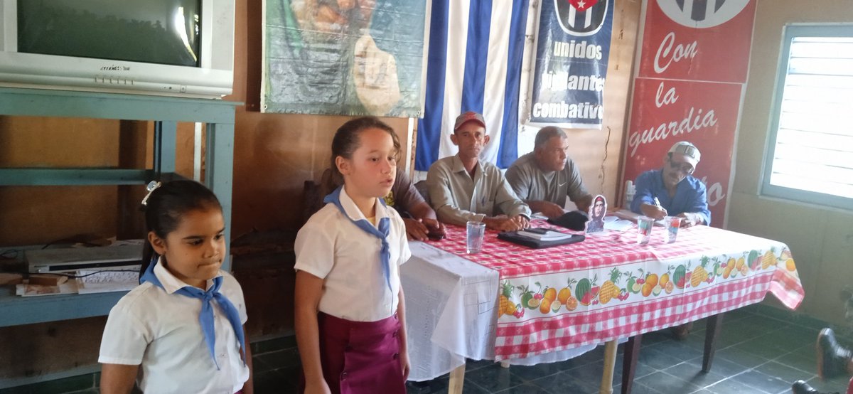 nilsonarevalo73's tweet photo. #Culturaguisa.El Movimiento de Artista Aficionado, presente en la reunión de atención a los planteamiento en la demarcación de los #Horneros y los Números.#guisa#granma#UnidosXCuba.@AlpidioAlonsoG @InesMChapman @YudelkisOrtizB @yordan_roberto @ekathy1013 @YanielSalina @garces_ma. https://t.co/DW0MSItsNu