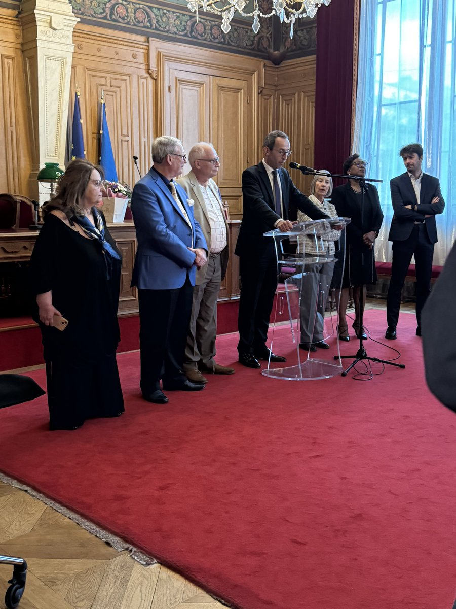 Josephmviere's tweet photo. Très honoré d’avoir été invité par @AllanKNOLL1  à la 
REMISE DU PRIX
MIREILLE KNOLL 2025 À 
ANNIE-PAULE DERCZANSKY https://t.co/U0a4qIjjTw