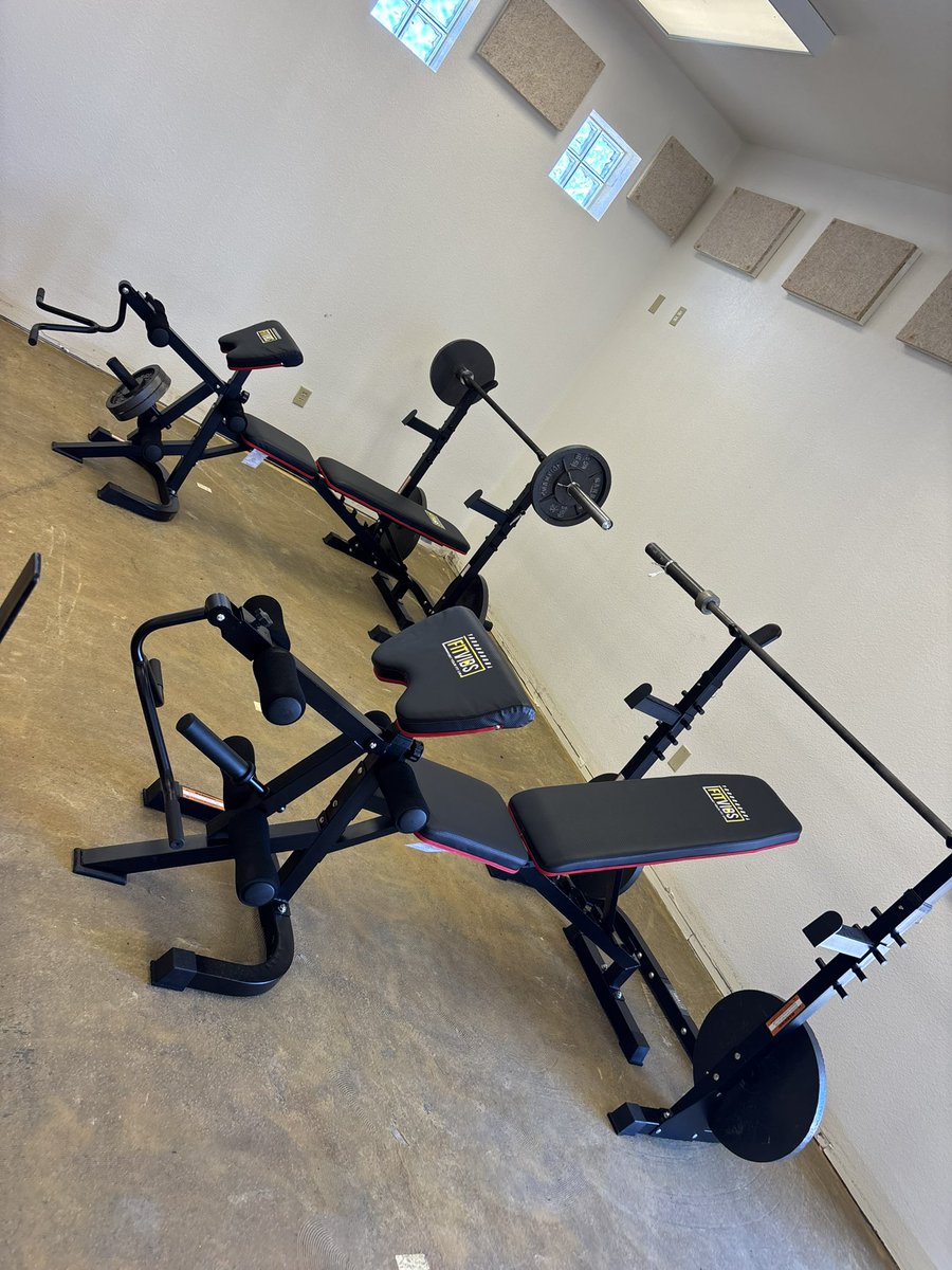CoachBell81's tweet photo. Get your mind right and you’ll get your stats right! #hardwork #weightroom There is NO #offseason just #competition and non-comp! https://t.co/jORNxBC50x
