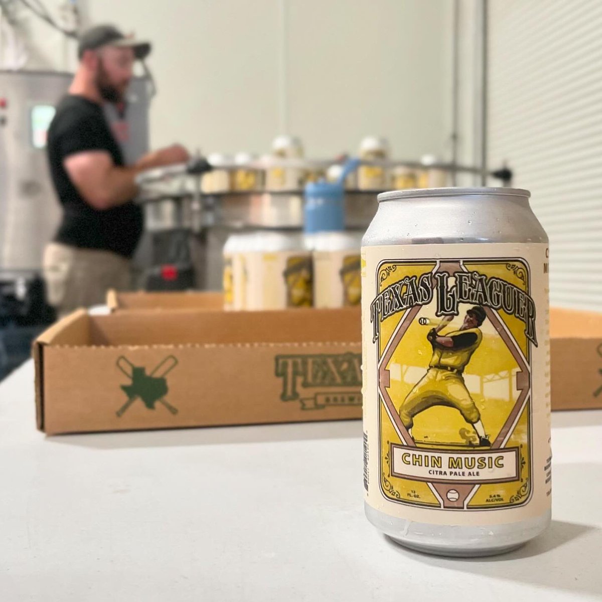 TXLeaguerBrew's tweet photo. Patio weather is here and #ChinMusic is back in cans!

Available at the Beerpark now and at your local @HEB https://t.co/FppC5RoMwh