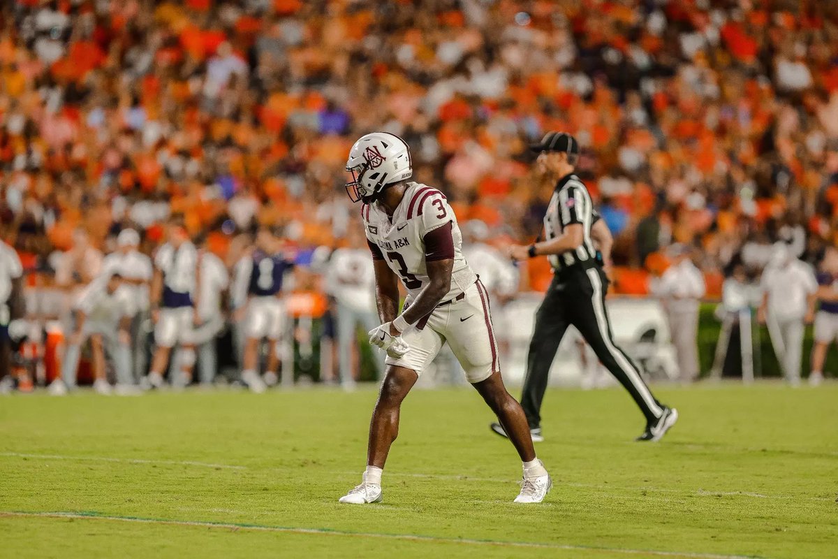 iamdparker's tweet photo. AAMU Tomorrow !! 🐶 

@Coach_Sam_Shade 
@coreybarlow12 
@RonaldMckinnon 
@ChrisShelling2 
@JeremyO_Johnson https://t.co/t27gNA73AI