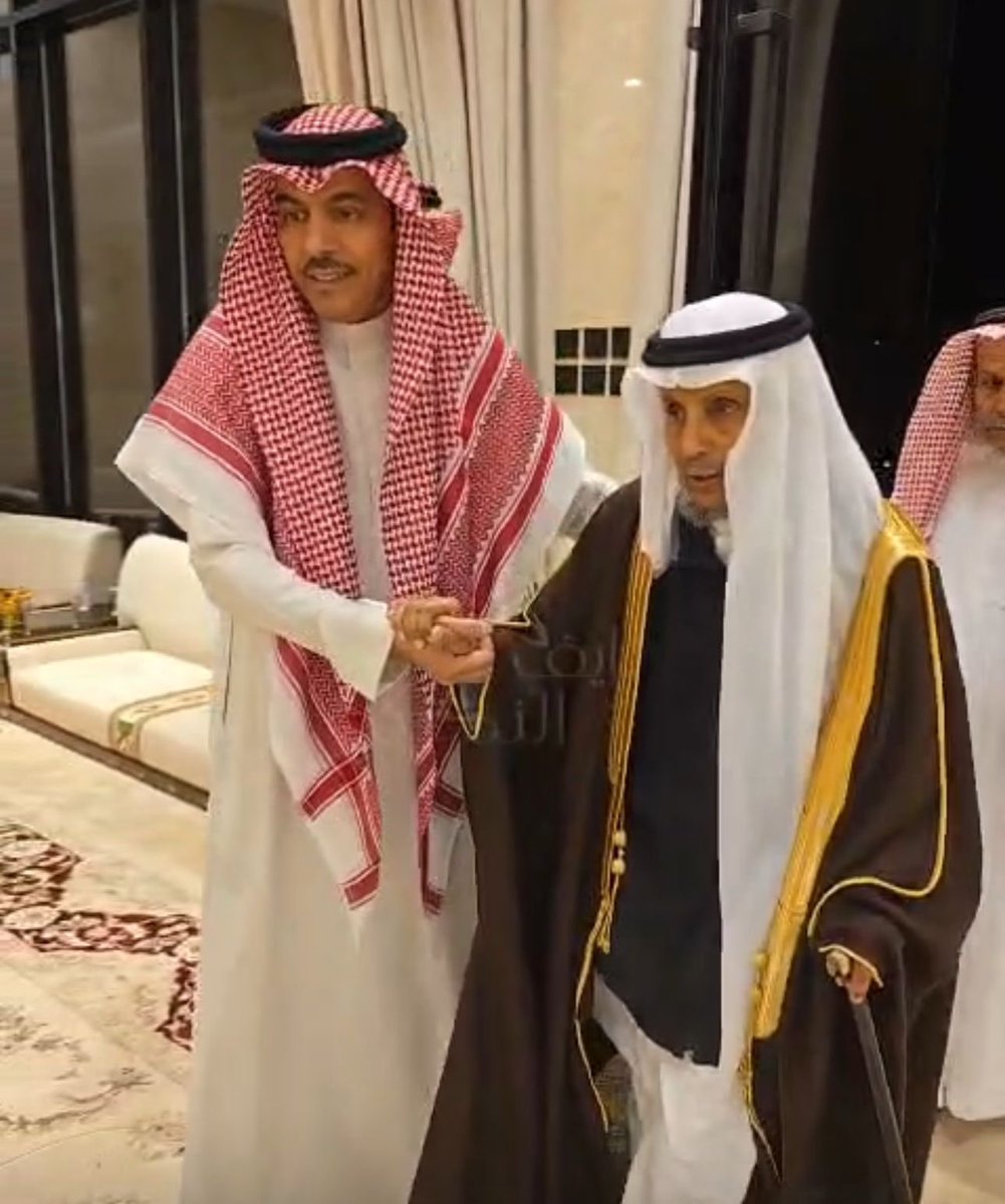 Mukhallaf_award's tweet photo. 📍

عُقد مساء اليوم الجمعة ١٣ شوال ١٤٤٦هـ

اجتماع مجلس الداعمين لـ #جائزة_مخلف_العلمية،بضيافة كريمة من الأستاذ/محمد بن مسعد بن صقر وأخيه الأستاذ/سطام في محافظة #الحناكية،وبحضور كريم من أعضاء المجلس

شهد الاجتماع عرضًا شاملاً قدمته الإدارة التنفيذية، تضمن مناقشة عدة محاور أساسية https://t.co/2RXL1AchZ4
