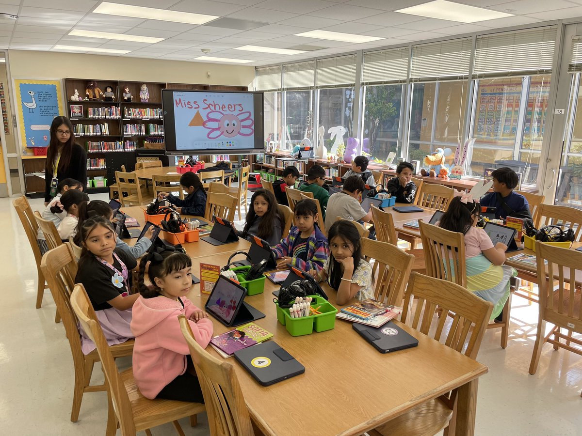 LibraryStephens's tweet photo. Stephens students enjoyed learning how to create art on iPads in the library this week! https://t.co/f2rXN3WJex
