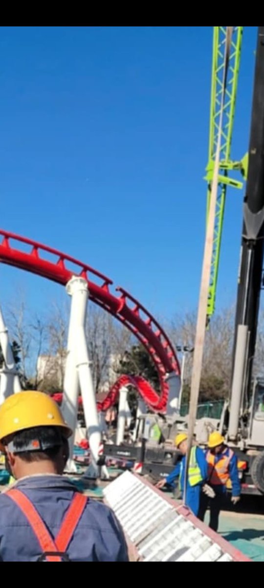 VHCoasters's tweet image. Beijing Shijingshan Amusement Park has long been the mark of quality 😉

But this is probably not how you&apos;re supposed to build your new coaster.

Ignoring the issues on site, for anyone that knows their previous rides, this looks like a fairly big step up in ride design for MCC