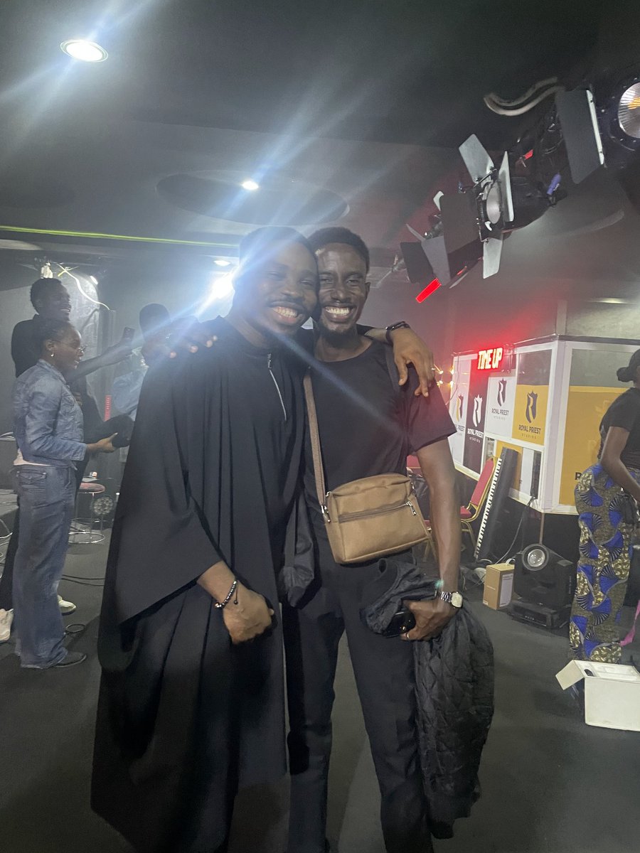 bigmanotrouble's tweet photo. Today was quite memorable, a day to remember.
My Pastor @TomiwaImmanuel PTI❤️❤️❤️ cooked, and I was privileged to be in the kitchen with him!😌😅
Y'all ain't ready for what's been cooked! Stay tuned!🤭🤭🤭
#NewAlbumLoading ... https://t.co/ZGXyMyynEv