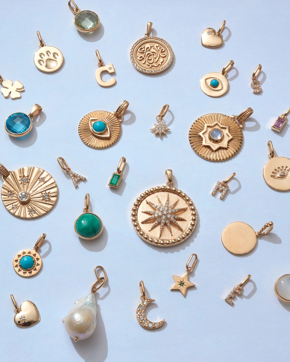 HoltRenfrew's tweet photo. Soyez des nôtres lors de cette présentation exclusive Anzie et dénichez votre nouveau bracelet ou collier favori! Différentes dates aux magasins Holt Renfrew Ogilvy, de la rue Bloor, de Calgary et de Vancouver. Cliquez pour en savoir plus! >https://t.co/oMaP6kTgTB https://t.co/L2lUXASSuI