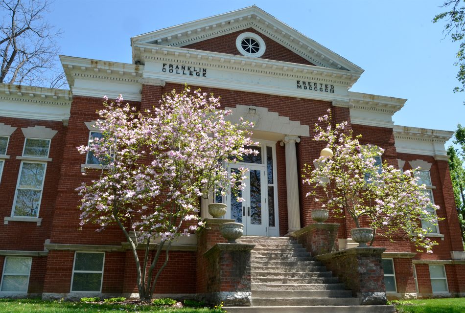 Please join us Friday, May 2 at 6 p.m. for the Franklin College Pulliam School of Journalism Awards Dinner, the annual celebration of excellence by Franklin College journalism students and alumni. 

More info and registration available here👇
alumni.franklincollege.edu/e/pulliam-scho…