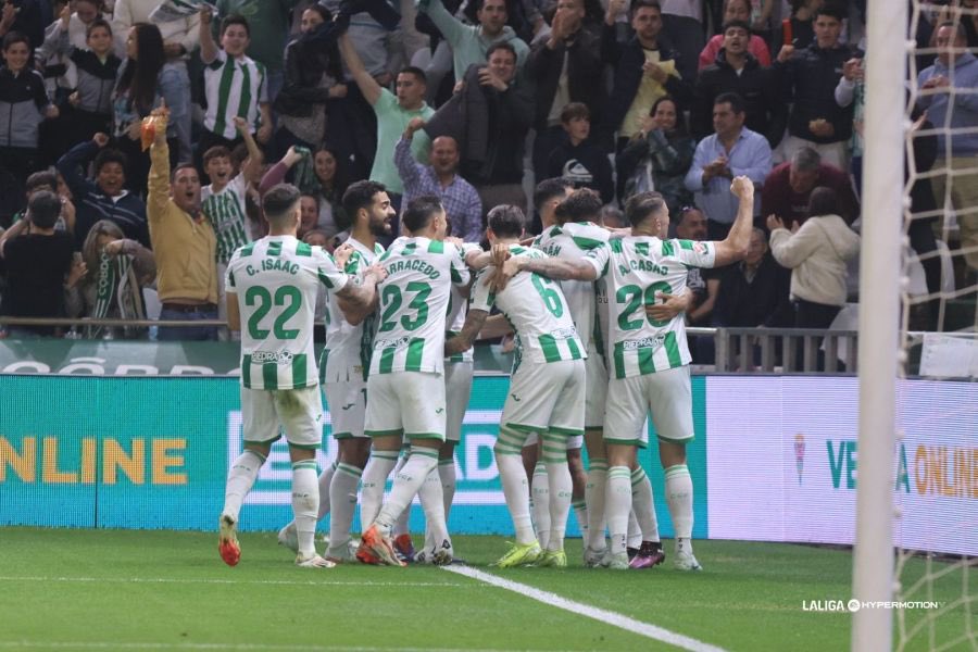 GradaBpro's tweet image. Exceptuando a @CDMirandes y @SDHuesca, que ya estaban en la categoría, para mí el @CordobaCF_ofi es otra de las grandes revelaciones de esta temporada. 

Es un gustazo ver al equipo de Iván Ania. Por goles y/o decisiones en los últimos minutos no está obteniendo un premio mayor.…