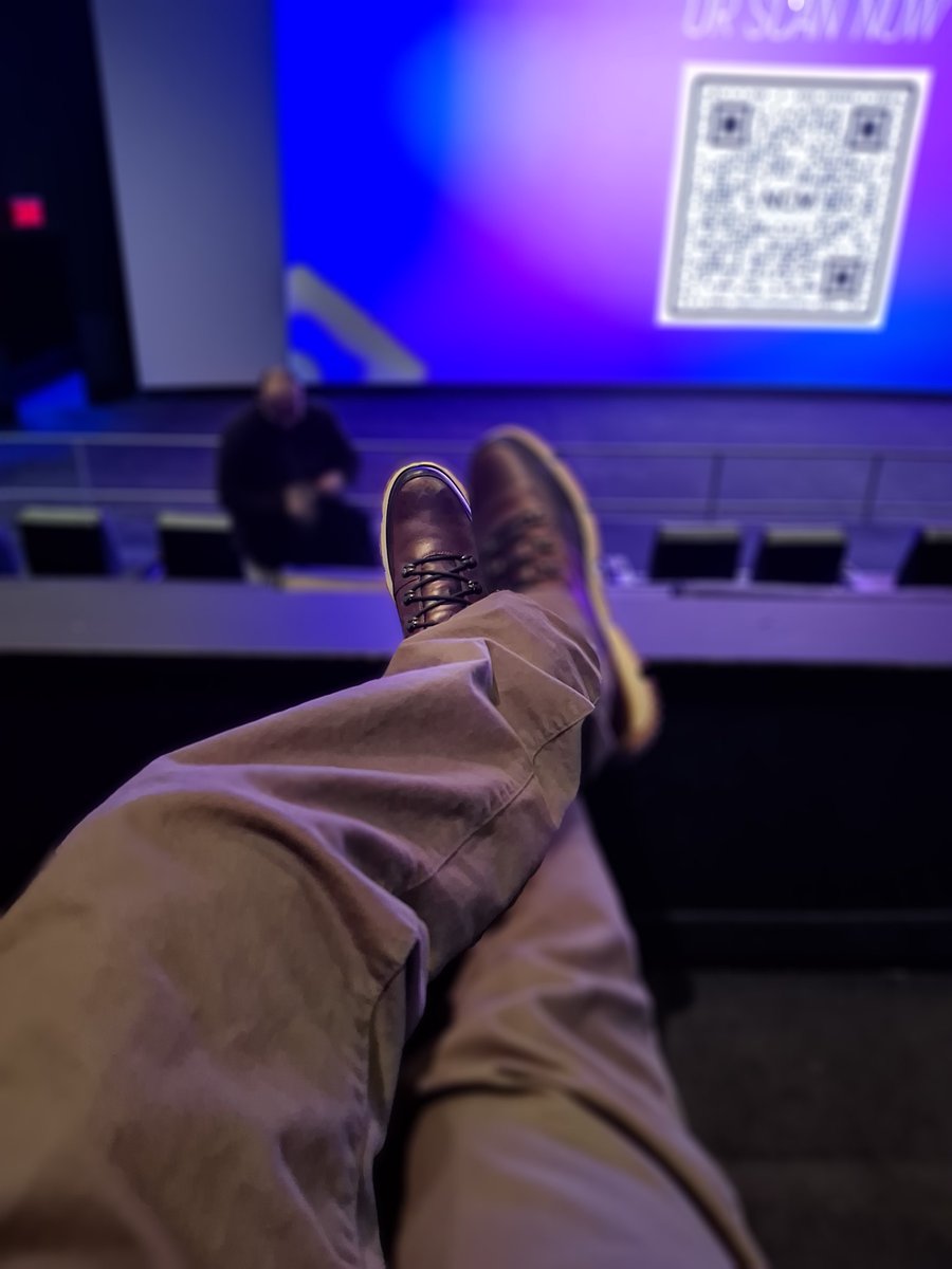Cheavor's tweet photo. At "The Amateur" Movie Premiere at AMC Empire 25, Times Square.
#RamiMalek #LaurenceFishburne #RachelBrosnahan #JonBernthal #TheAmateur #TimesSquare #AMCempire #atAMC https://t.co/msJcTxbuVg