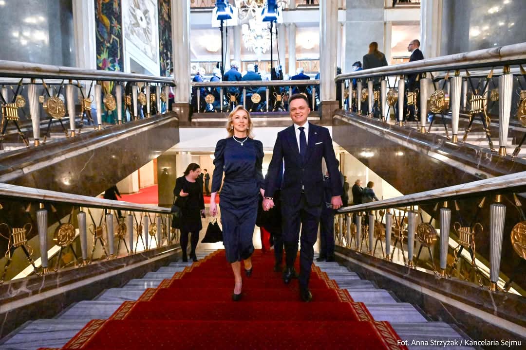 Panie marszałku Hołownia - wybory wygrywa się w Końskich.

Ten dzień to był polityczny majstersztyk, od samego poranka do późnego wieczora. Gratulacje!