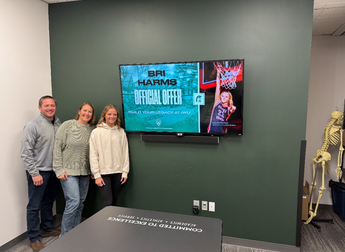 Had an awesome visit at IWU today! So excited for the offer to extend my academic and basketball career. Thank you coach <a href="/MiaSmith1414/">Mia Smith</a> and <a href="/BrianEhresman/">Brian Ehresman</a>