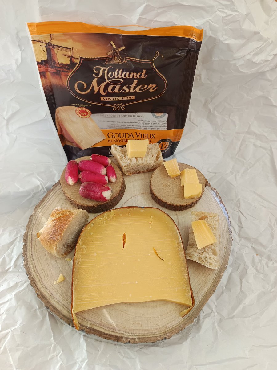 TestMaquillage's tweet photo. Nouveau test: Gouda
Un gouda vieux affiné 12 mois au goût riche et intense révélant des notes de caramel et ainsi qu une texture unique par la présence de cristaux d' affinage.

#GOUDAHOLLANDMASTER
#HollandMaster 
#produitoffert 
#trnd https://t.co/0kfrdemSkV