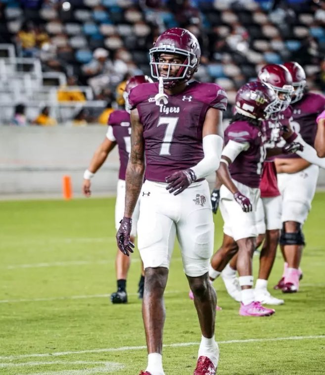 chris martin (@chrismrtn_88) on Twitter photo I will be attending Texas Southern University this saturday! #GoTigers 🐾 <a href="/CoachDixon_63/">Coach Stephen Dixon Sr., CAA</a> <a href="/TSUFootball/">Texas Southern Football</a> @FootbaHeights I will be attending Texas Southern University this saturday! #GoTigers 🐾 <a href="/CoachDixon_63/">Coach Stephen Dixon Sr., CAA</a> <a href="/TSUFootball/">Texas Southern Football</a> @FootbaHeights