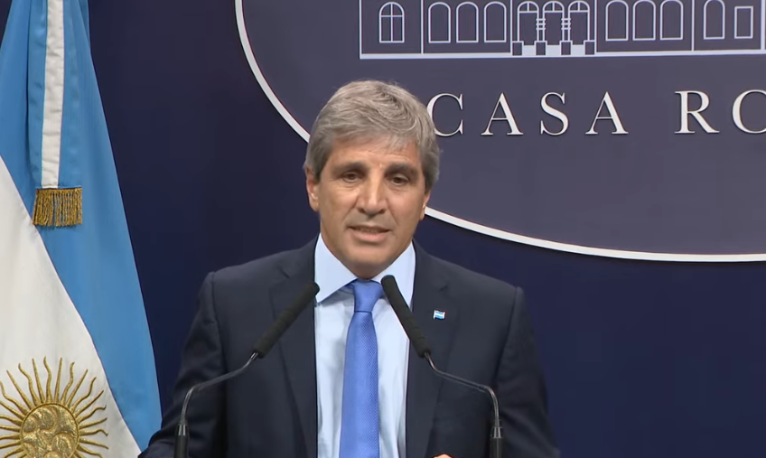 🗣️Luis Caputo: "Vamos a terminar con el cepo cambiario a partir del lunes".

ambito.com