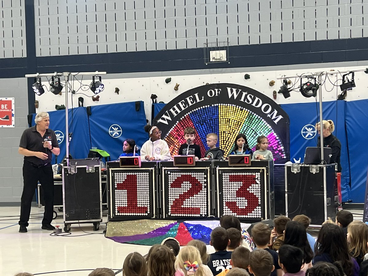 EaglePointeES's tweet photo. We had so much fun this afternoon playing the Wheel of Wisdom!! 🕹️🚨🎤 https://t.co/53eWIQMhFv
