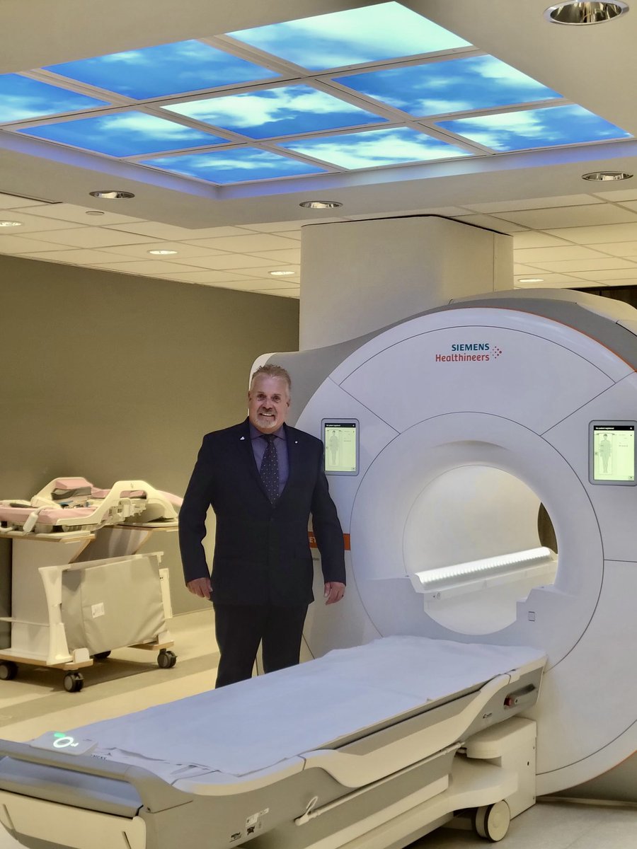 PinsonneaultLKM's tweet image. Thanks to the @SMGHFoundation and Middlesex Health Alliance staff, and the community members, the Strathroy Middlesex General Hospital now has a brand-new MRI machine. 
Congratulations to everyone involved in making this happen!
#StrathroyCaradoc #OntarioHealthCare