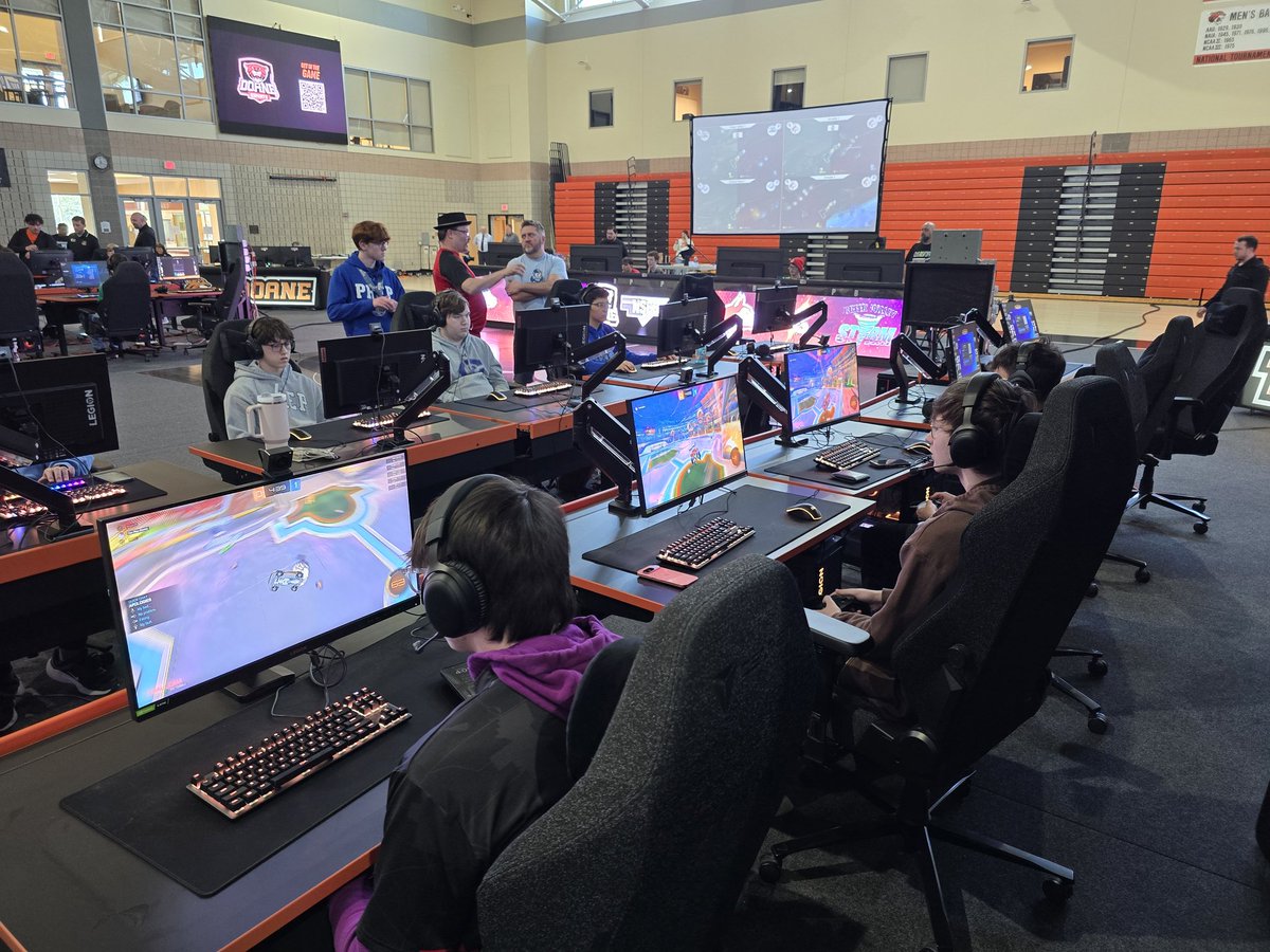 Rocket League squad warming up for the <a href="/NSeSA_esports/">Nebraska Schools eSports Association</a> state tournament!
