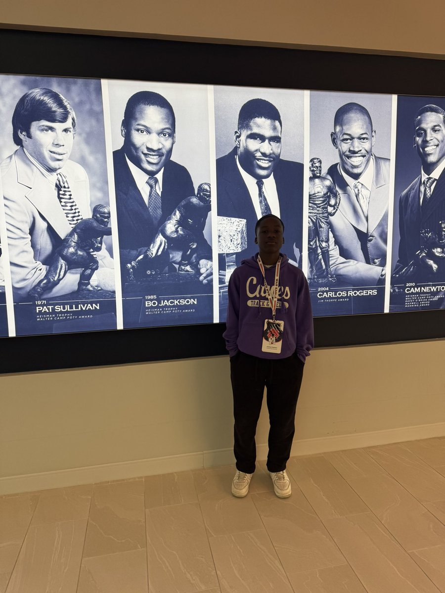 Joshua_Chatmon1's tweet photo. Enjoyed visiting @AuburnFootball yesterday! Trying to make dreams come true. 🙏🏾 https://t.co/m05APKFucA