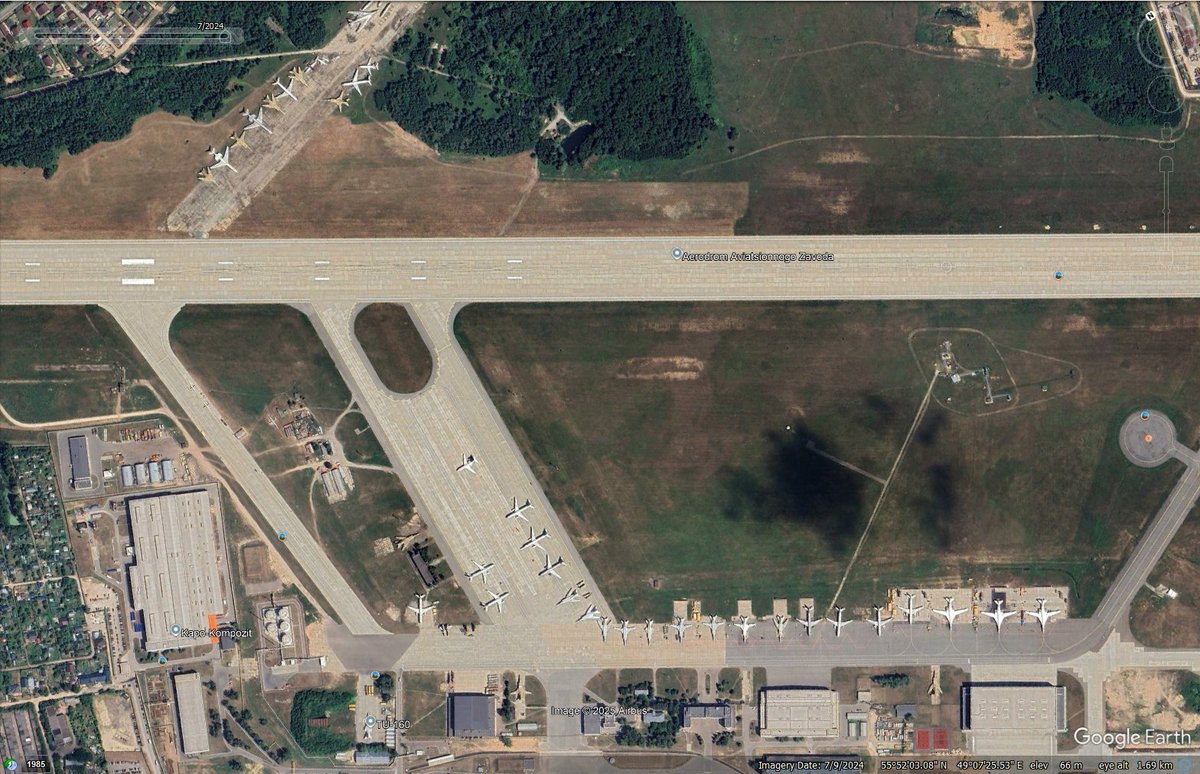 LotA_IL's tweet photo. Taking a look at Sokol plant in Kazan. Number of Tu-22M3 (of all airworthiness conditions) on the apron just before the war and Jul-2024 tripled - from 6 to 18.
Bonus: 2 Altius-U/RU MALE UCAV's chilling on the taxiway. https://t.co/rVvxfr4A8w
